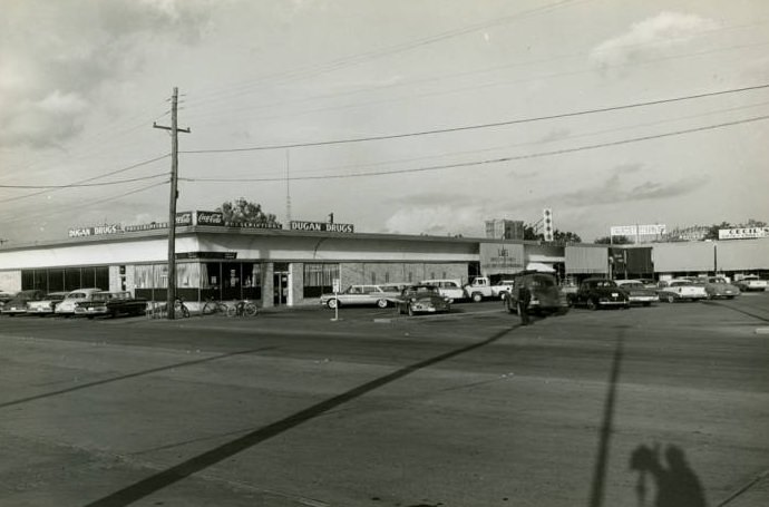 #20 Shopping center at Rice and Bellaire Boulevard, Bellaire, 1950s.