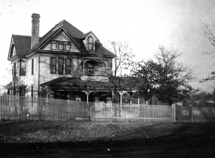 #42 Residence in Denton, Victorian style with fenced yard, 1897