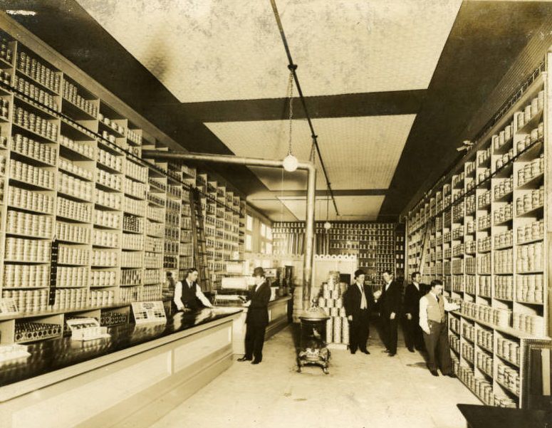 #91 R.E. Price Company interior, 1911.