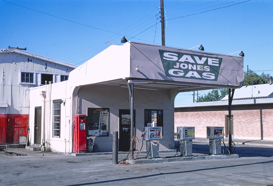 #57 Jones Gas in Houston, Texas, 1977