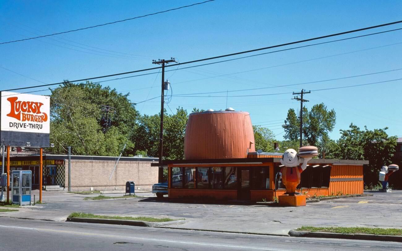 #40 Lucky Burger Drive-Thru in Houston, Texas, 1977.