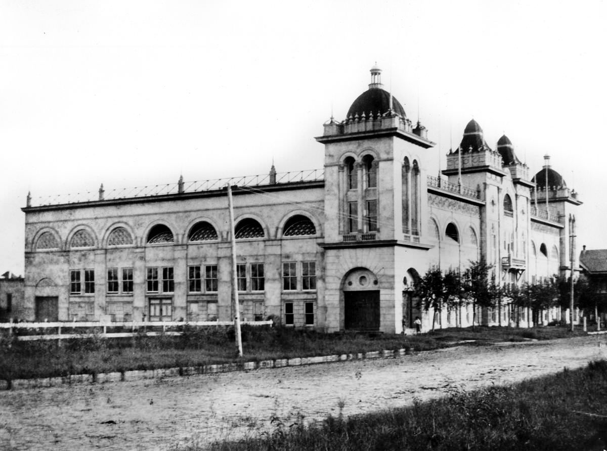 #3 Auditorium Public Hall on Main Street, Houston, 1895.