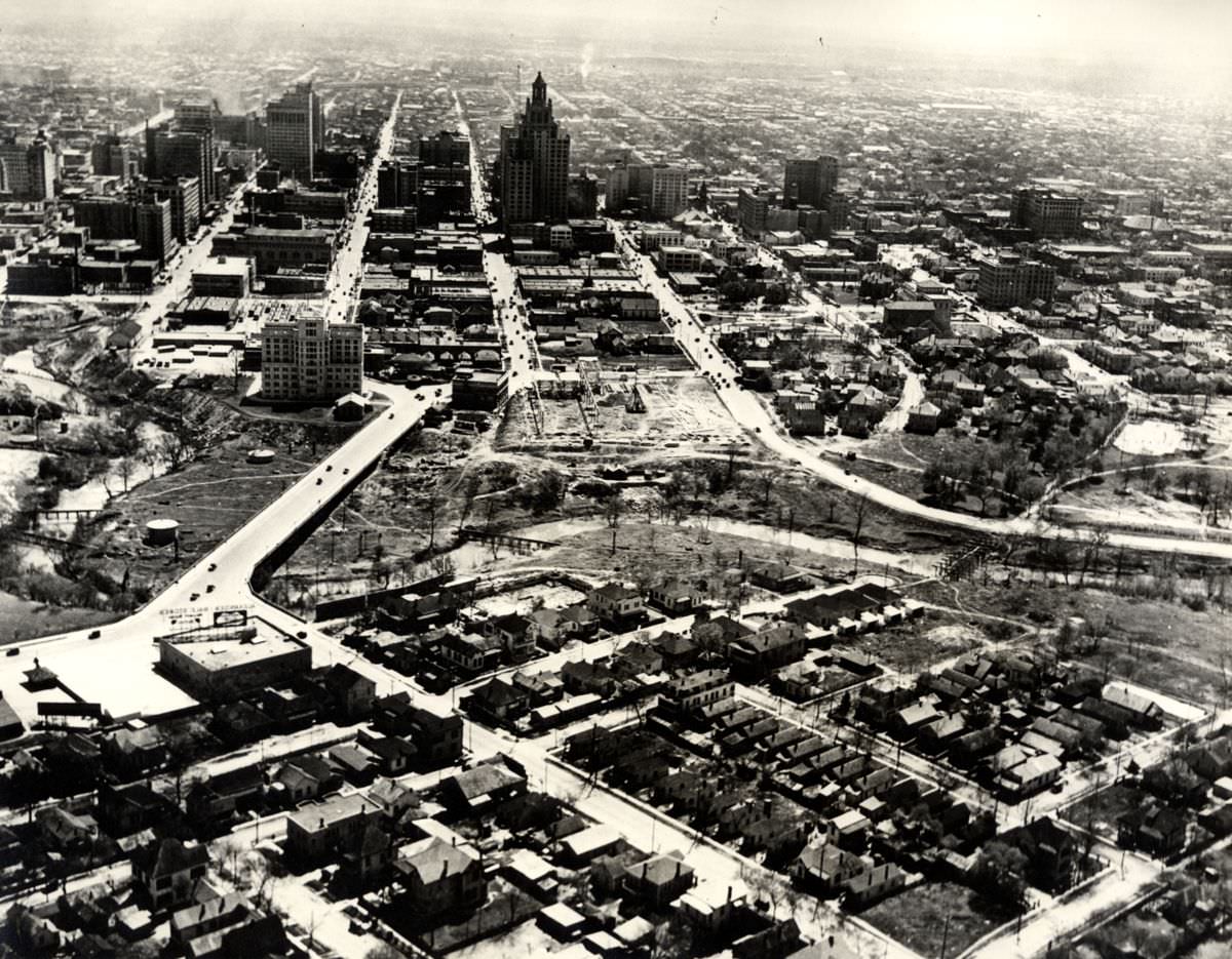 #17 Esperson building aerial view, Houston, 1927.