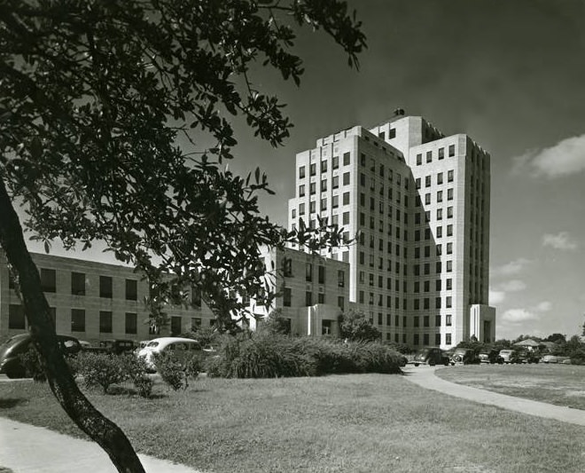 #10 Jefferson Davis Hospital oblique elevation, Houston, 1960s