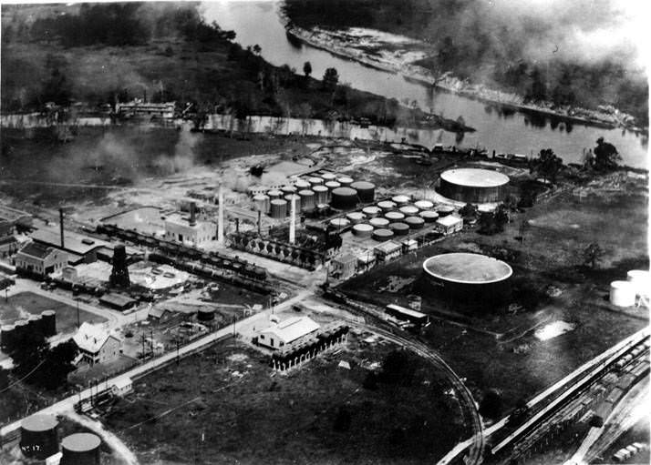#27 Deepwater Oil Refinery Company aerial photograph, Houston, circa 1920s.