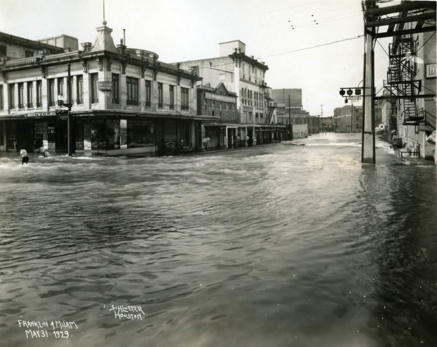#28 Flood at Franklin and Milam streets, Houston, May 31, 1929.