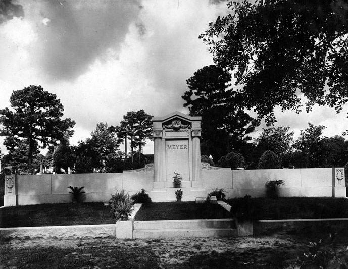 #37 Monument at Meyer grave site, 1920s