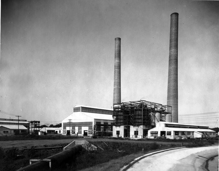 #79 Industrial buildings with smokestacks, 1920s