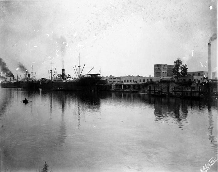 #24 Port of Houston with several docked ships, 1940s