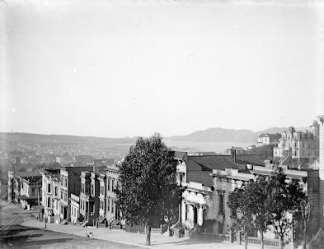 #37 Broadway looking West, 1895