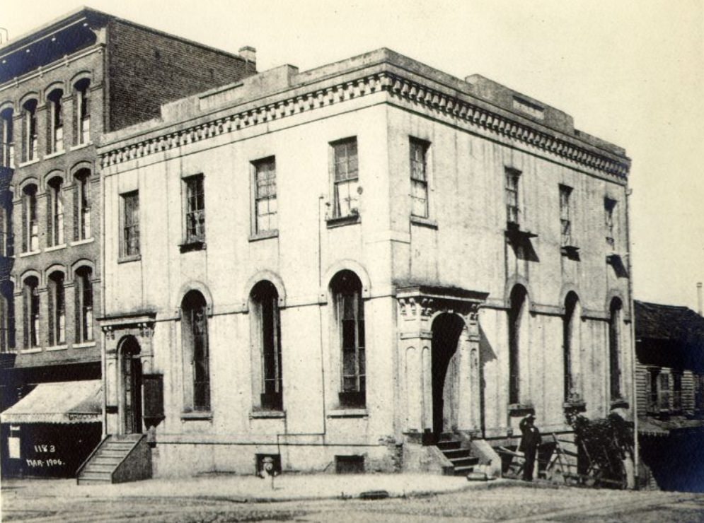 #10 Building at the corner of Stockton and Sacramento streets, March 1906