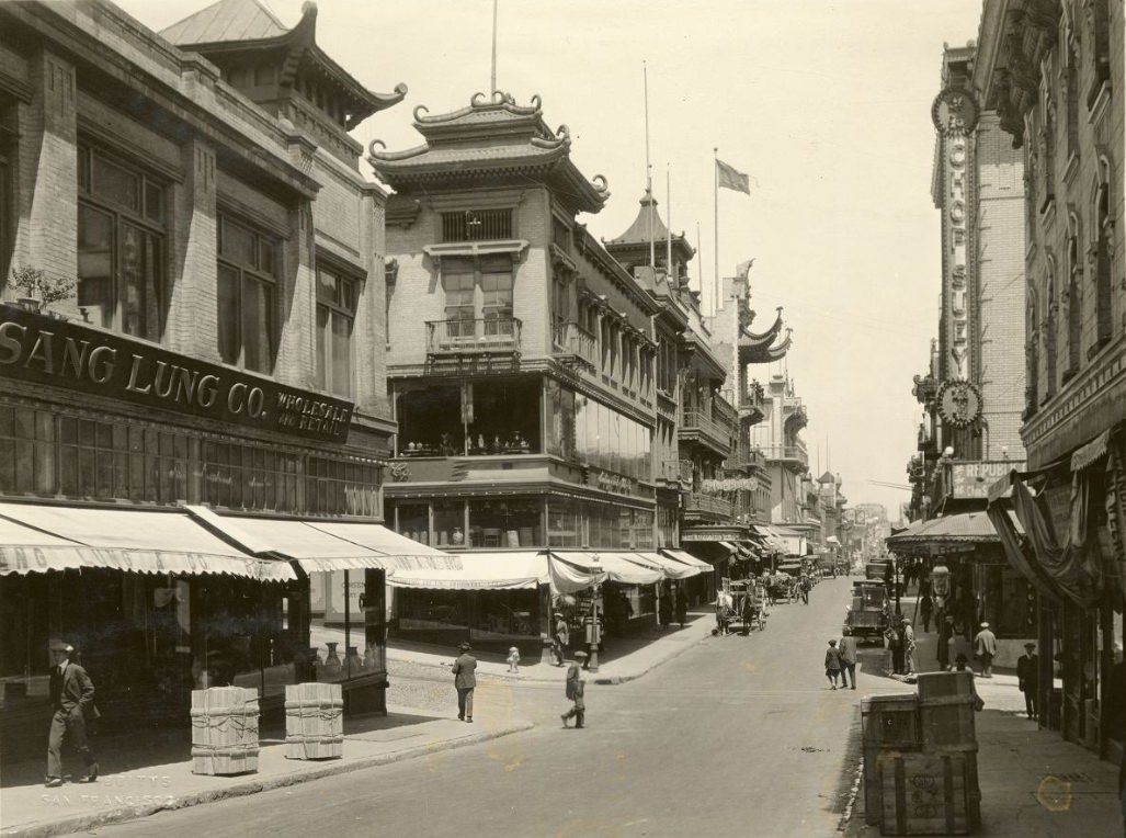 #104 Grant Avenue in Chinatown, early 1900s