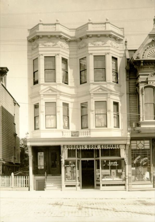 #95 Roberts Book Exchange located on the first floor of a building on Fillmore Street, 1904
