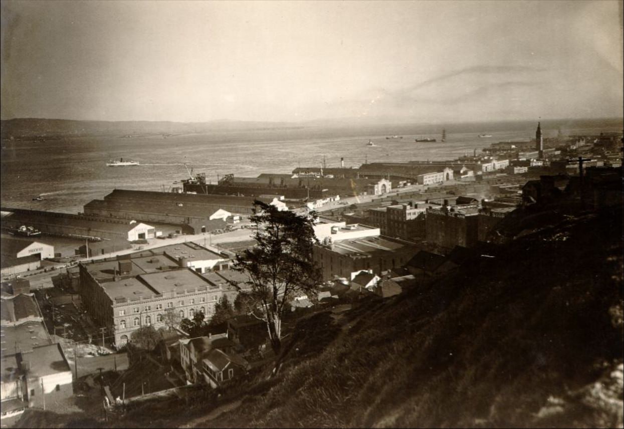 #37 View of San Francisco Waterfront from Telegraph Hill in the 1910s.