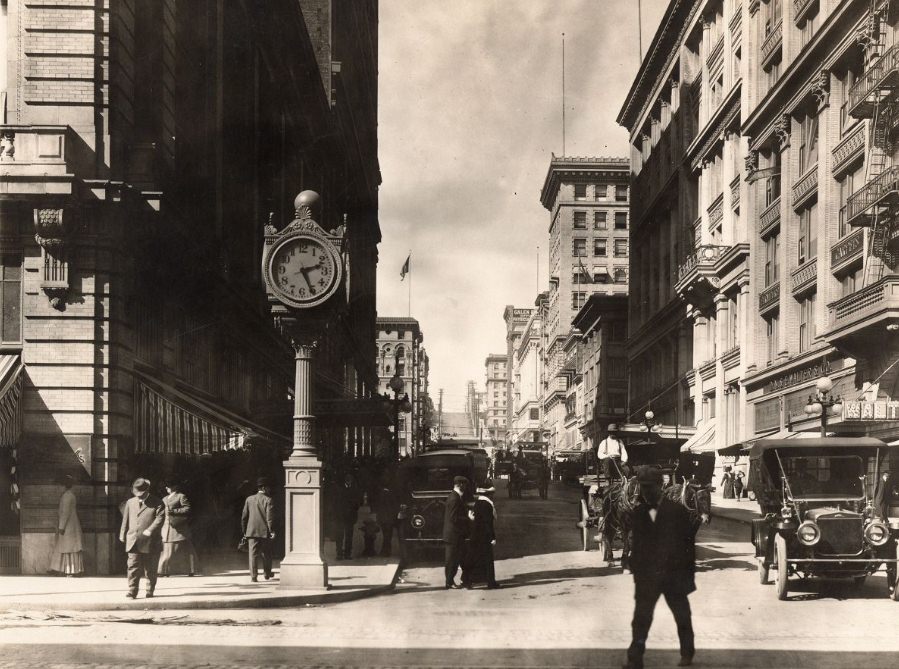 #64 View of Grant Avenue looking north from O’Farrell Street, 1910.
