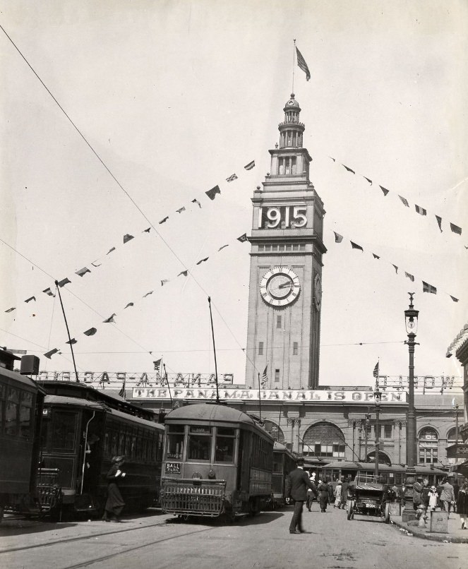 #91 Streetcars in front of the Ferry Building, 1915.