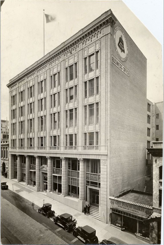 #122 Pacific Telephone & Telegraph Company business office, 1928