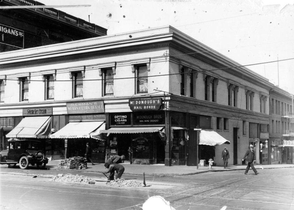 #153 Intersection of Kearny and Clay Streets, 1924