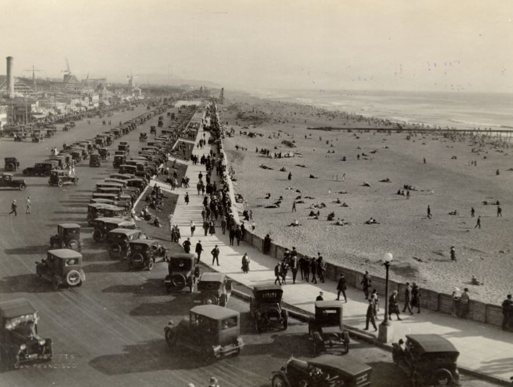 #160 Esplanade at Ocean Beach in the 1920s