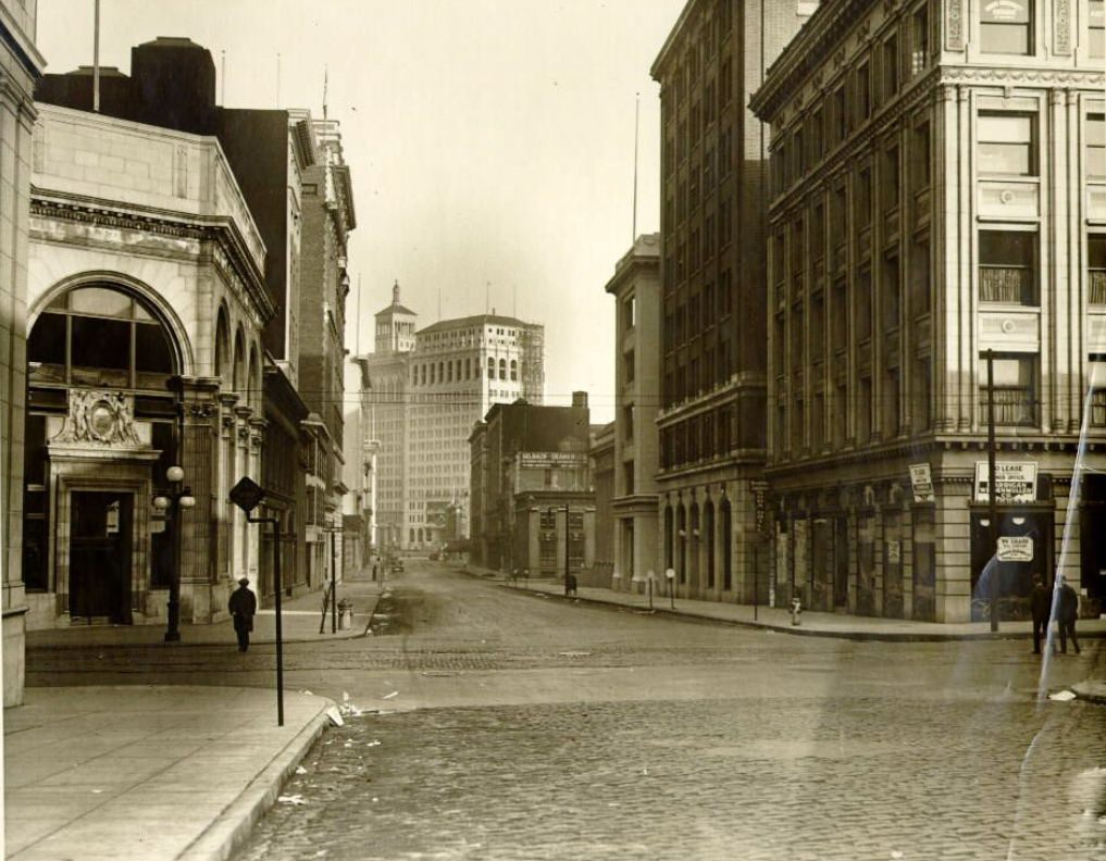 #89 Montgomery and Pine Street, 1924