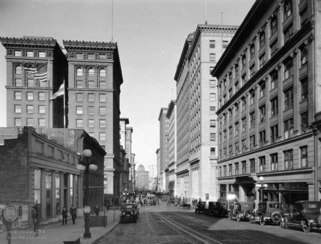 #172 California Street between Kearny and Montgomery looking east in the 1920s