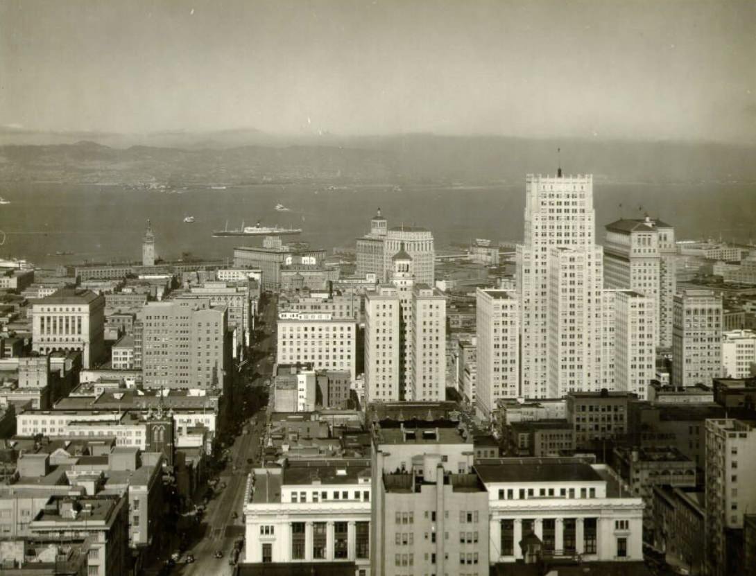 #102 View of downtown between 1930 and 1936