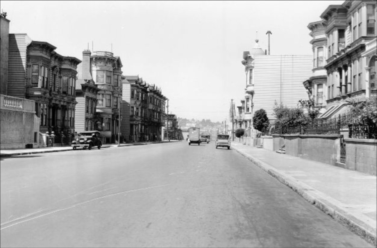 #85 Bush Street between Buchanan and Webster, 1932