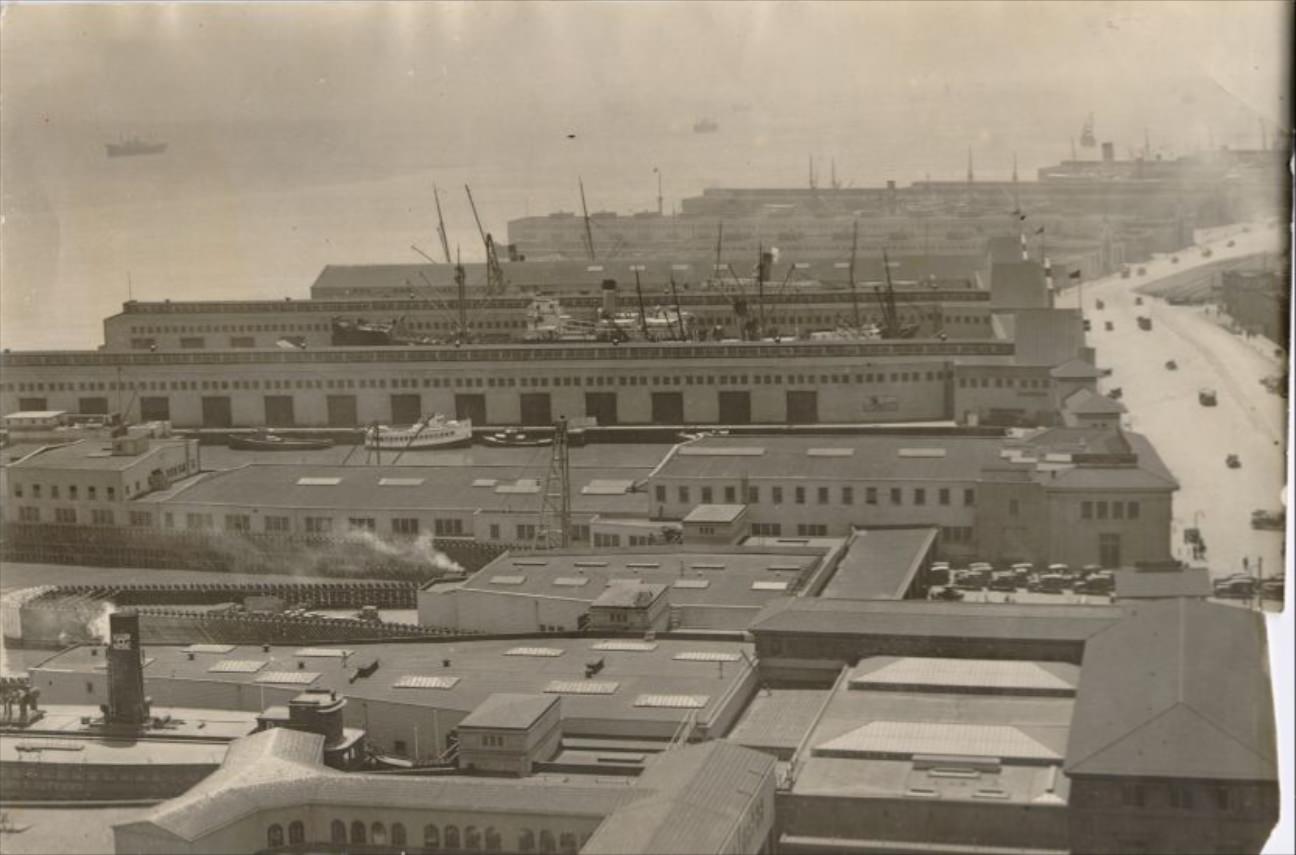 #154 View of the waterfront, 1930s