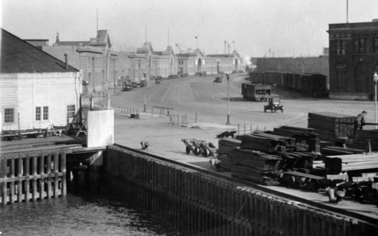#77 View along the Embarcadero in the 1930s
