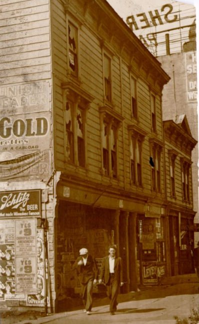 #82 Sailor’s boarding house on the waterfront, 1934