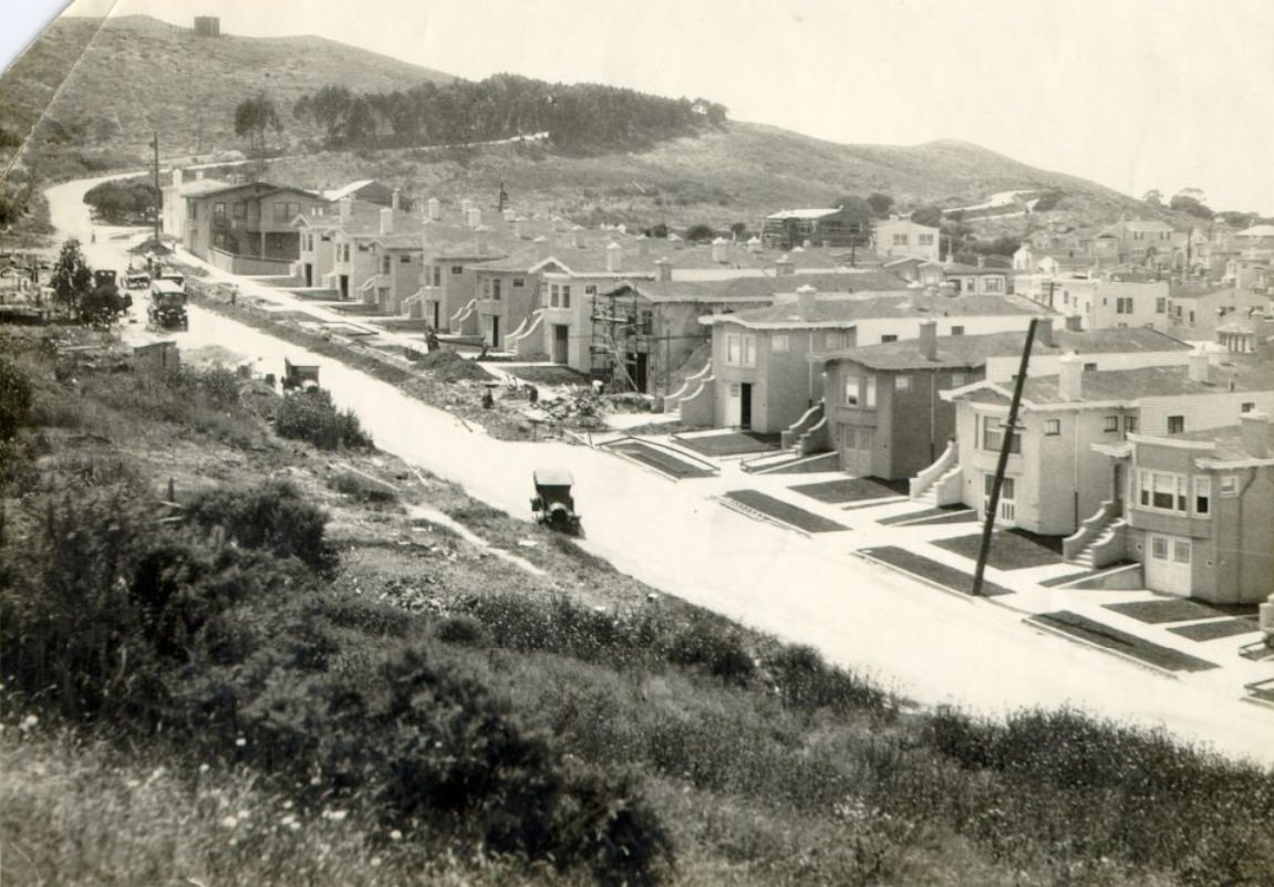 #90 Row of houses in the Twin Peaks district in the 1930s