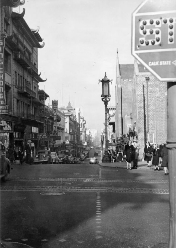 #110 Grant Avenue in Chinatown, 1940s