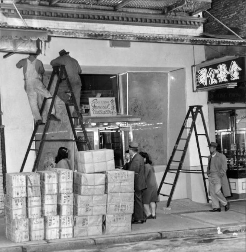 #28 Workers preparing a new grocery store on Grant Avenue in Chinatown, 1947