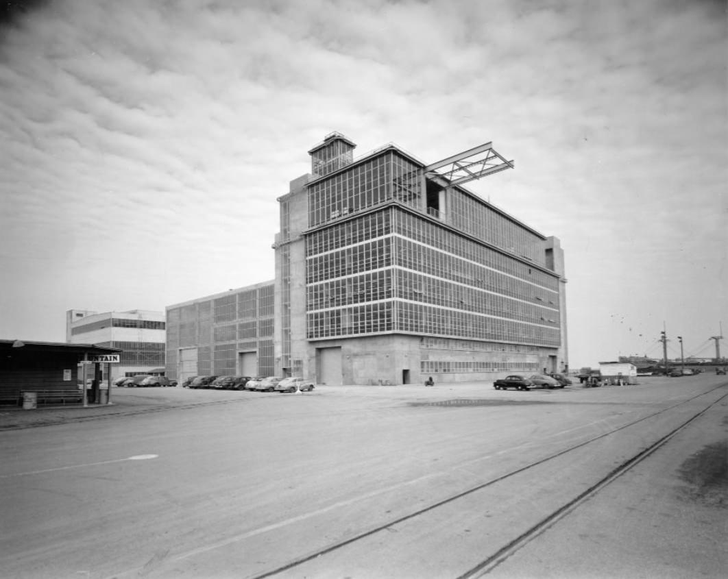 #44 Ordnance and Electronics Building at Hunters Point Naval Shipyard, 1948