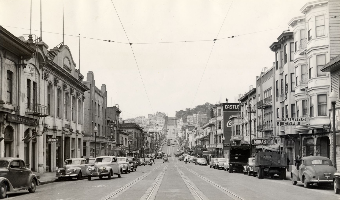 #87 Broadway & Montgomery looking towards Russian Hill, 1944