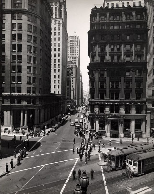 #130 Intersection of Montgomery and Market Street, 1940s