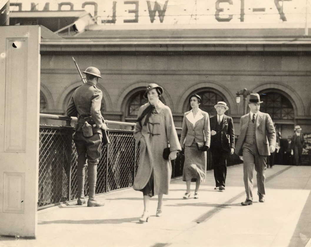 #157 Pedestrian bridge to the Ferry Building, 1942