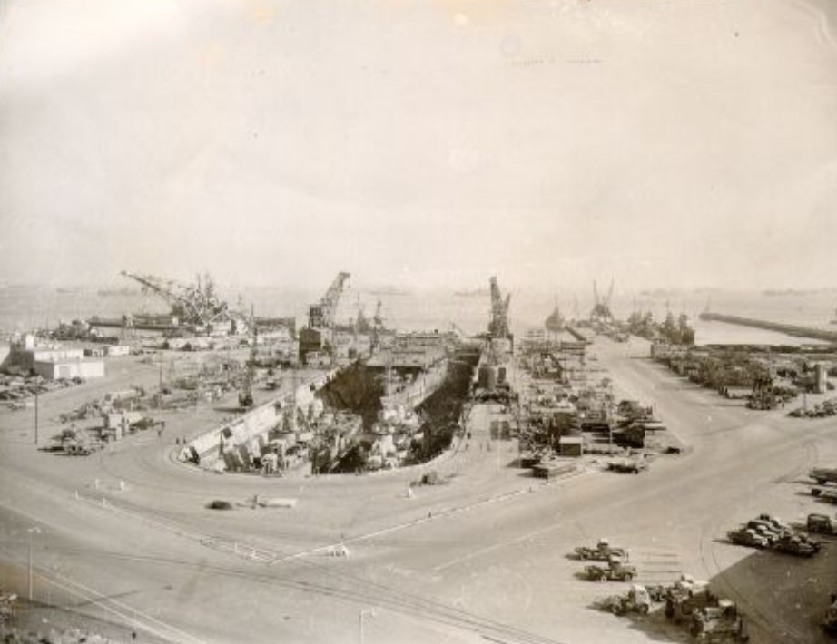#170 Hunters Point Naval Drydocks, 1945