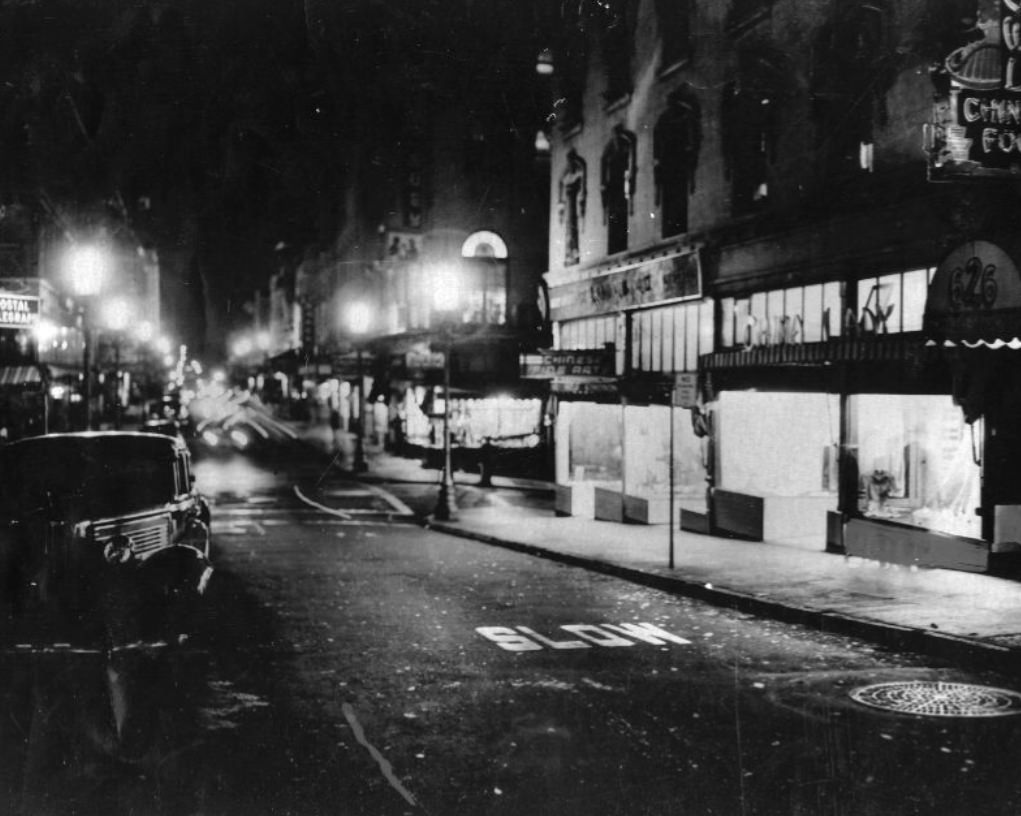 #94 Grant Avenue in Chinatown at night, 1943