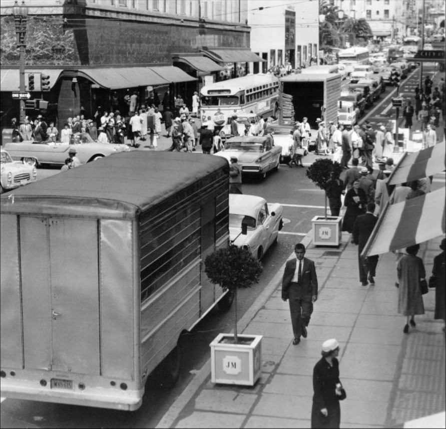 #134 Crowding on Stockton Street, 1957.