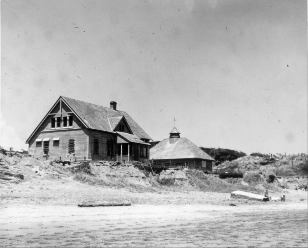 #208 Ocean Beach south of Fleishhacker Pool, 1952.