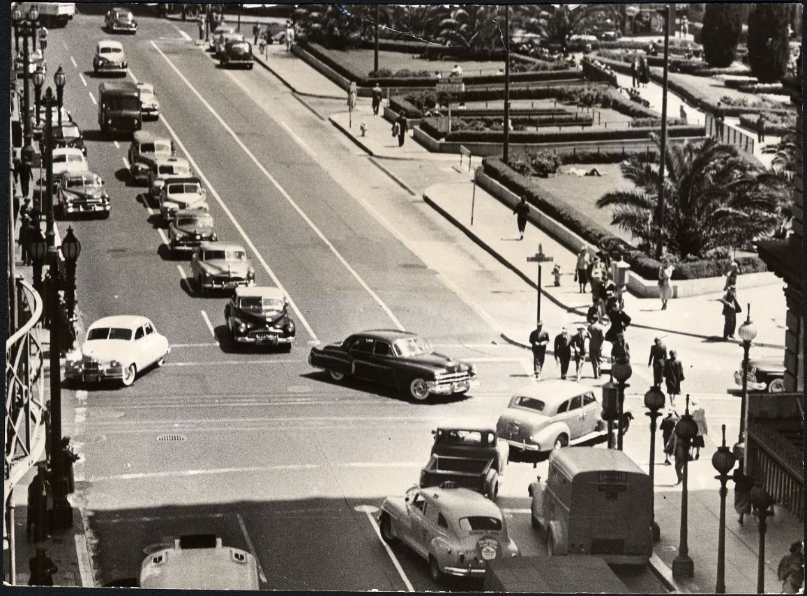 #48 The intersection of Post and Powell Streets, 1950.