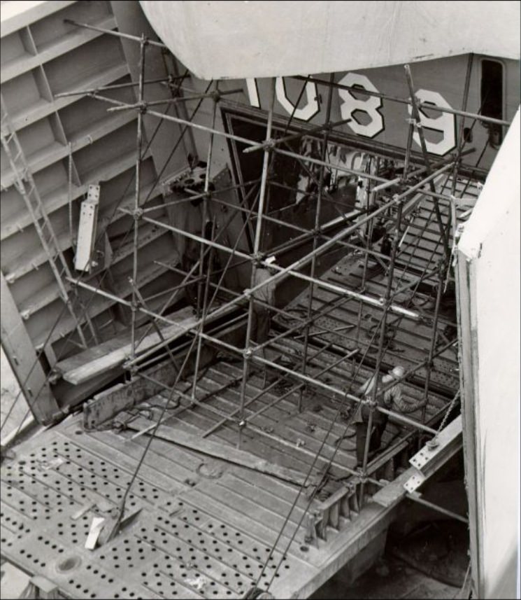 #62 Workmen on a landing ship tank at Hunter’s Point drydock, 1953.