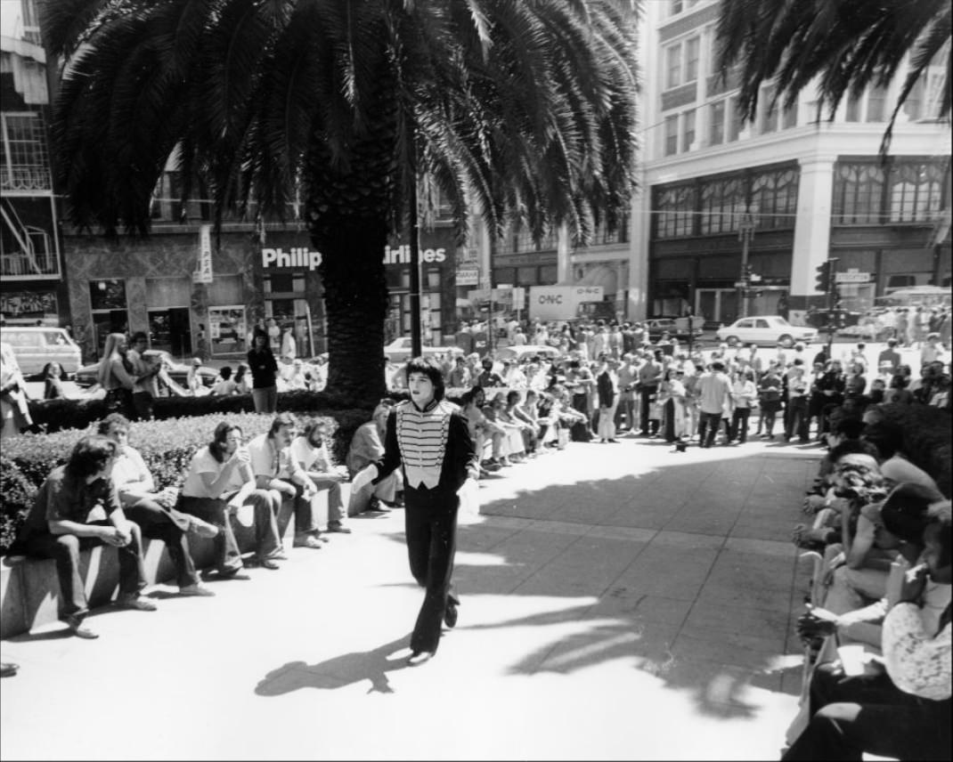 #123 Robert Shields, mime, performs in Union Square, 1974.