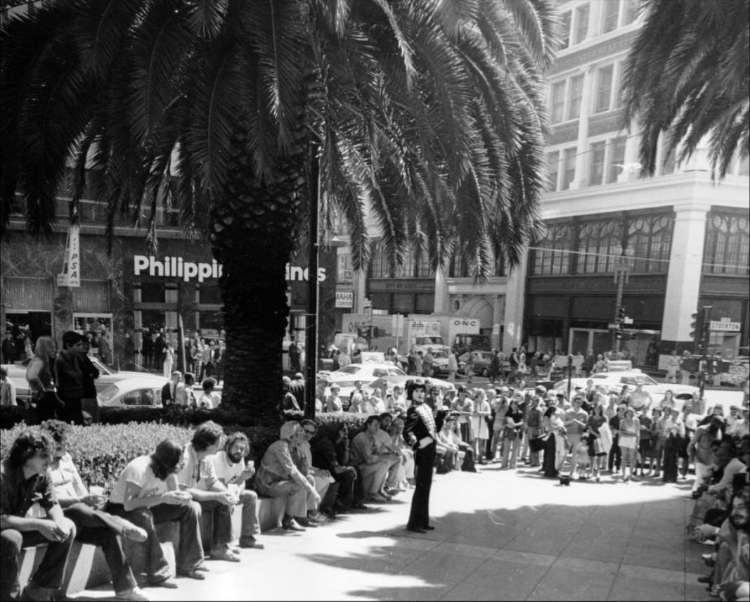 #164 Robert Shields, mime, performs in Union Square, 1974.