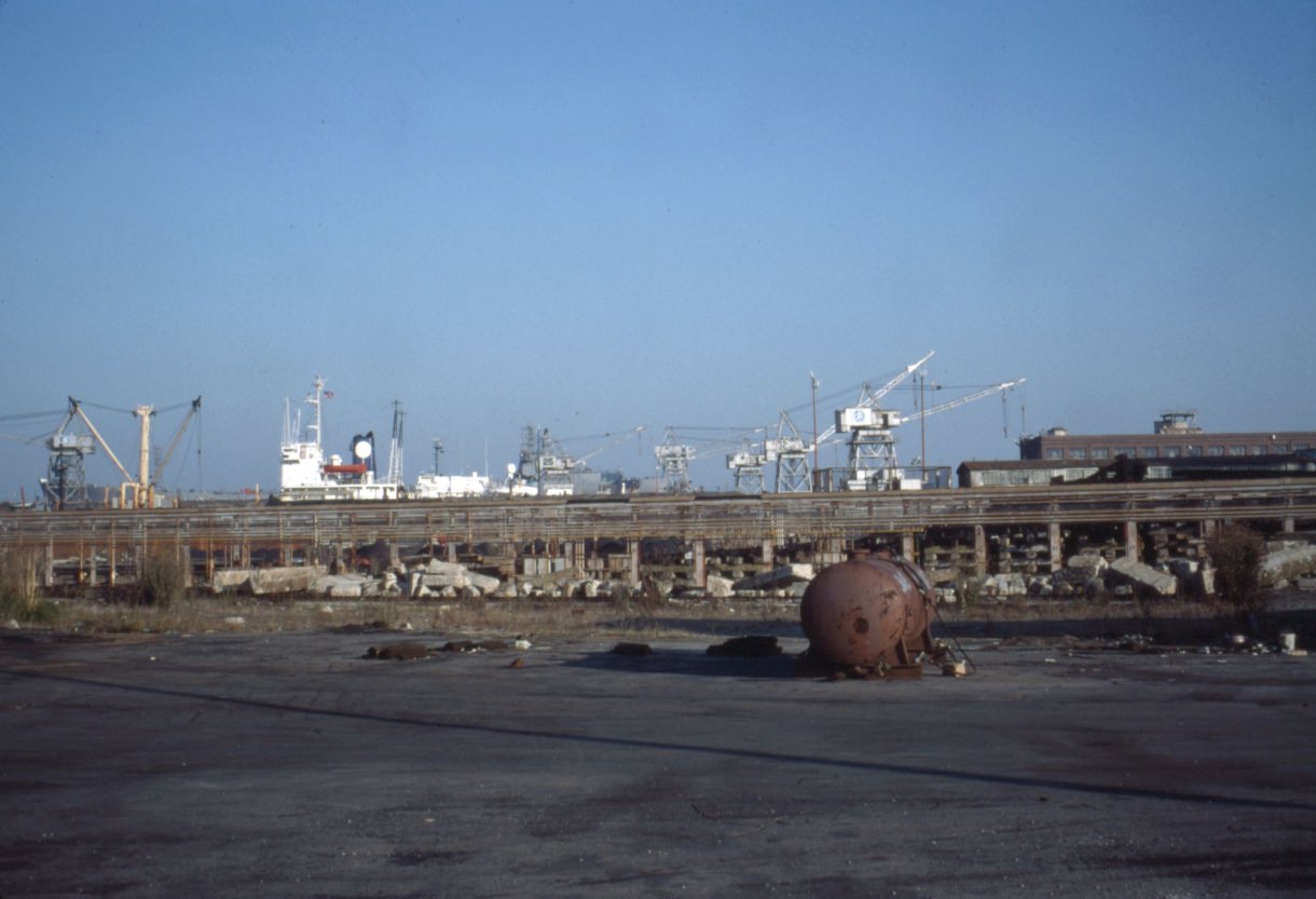 #111 Illinois Street looking toward Todd Shipyards, 1989.