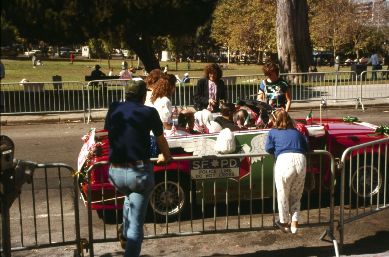 #71 Washington Square on Stockton Street for Columbus Day Parade, 1988.
