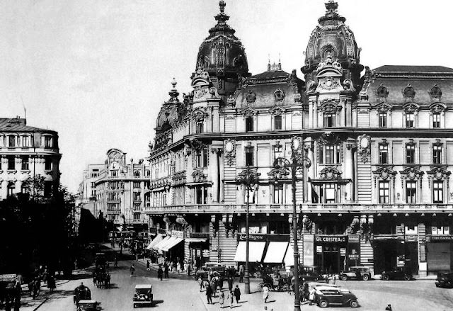#2 The Commercial Academy in the Royal Palace Plaza, 1920s