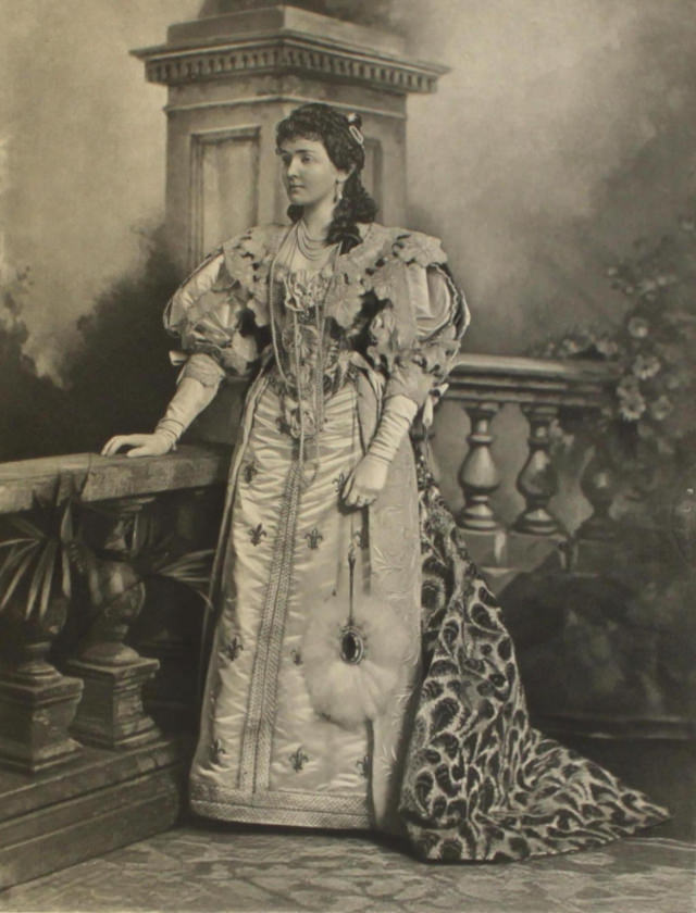 #18 The Duchess of Connaught as Anne of Austria, mother of Louis XIV.