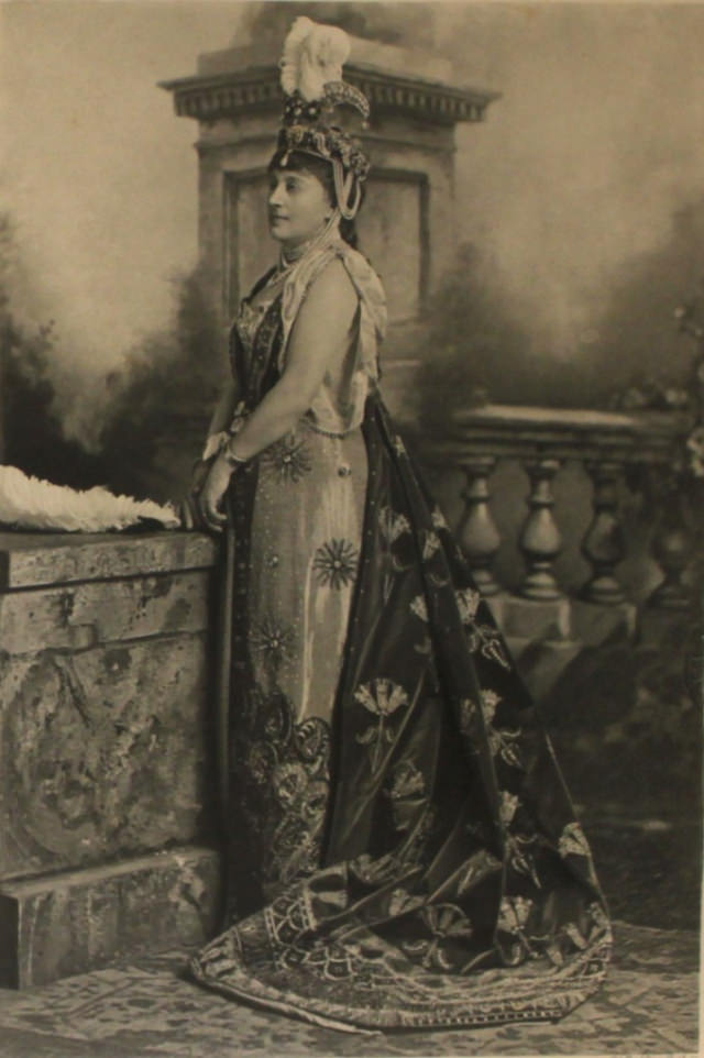 #24 The Duchess of Devonshire dressed as Zenobia, Queen of Palmyra.